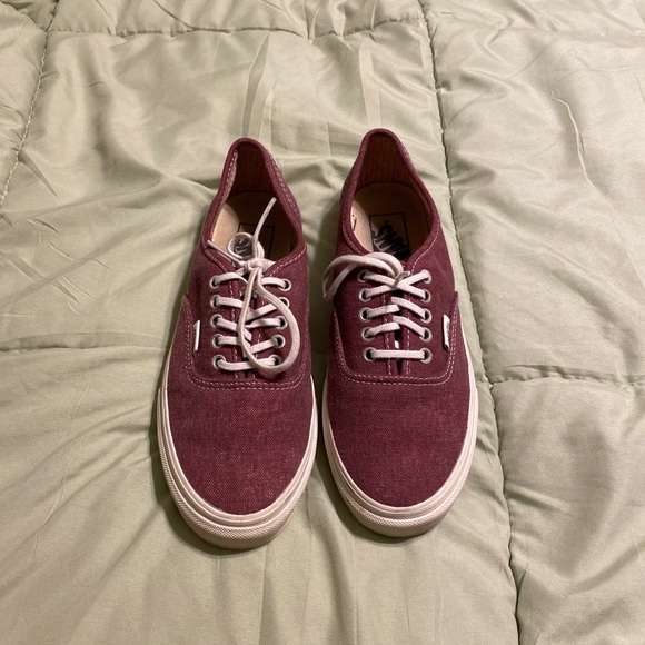 Vans - Picture 2 of 5
